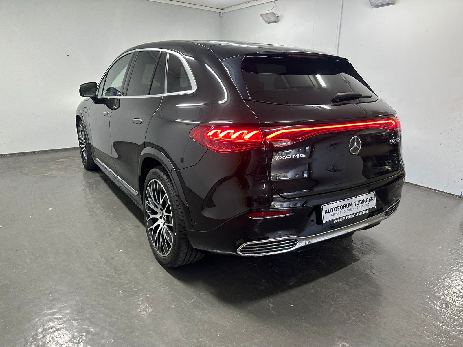 Fahrzeugabbildung Mercedes-Benz EQE 43 SUV AMG-LINE 4MATIC *Hyperscreen*PANO*