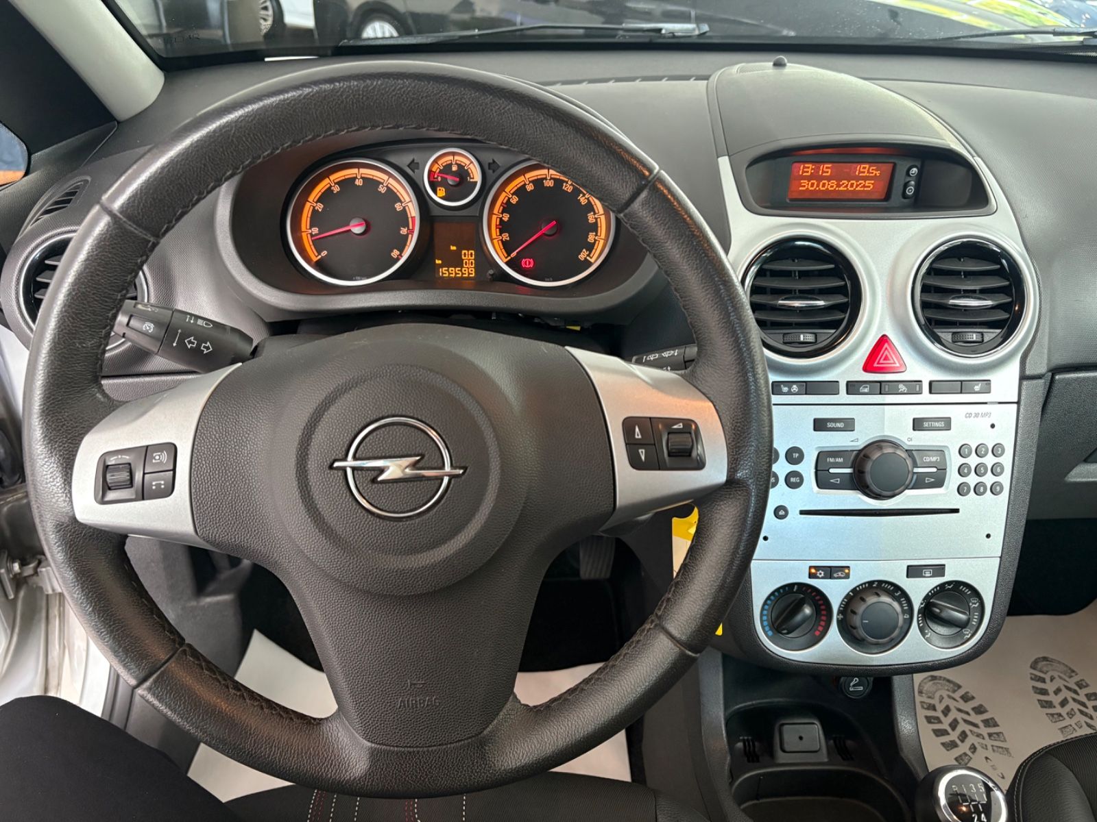 Fahrzeugabbildung Opel Corsa D 150 Jahre Opel