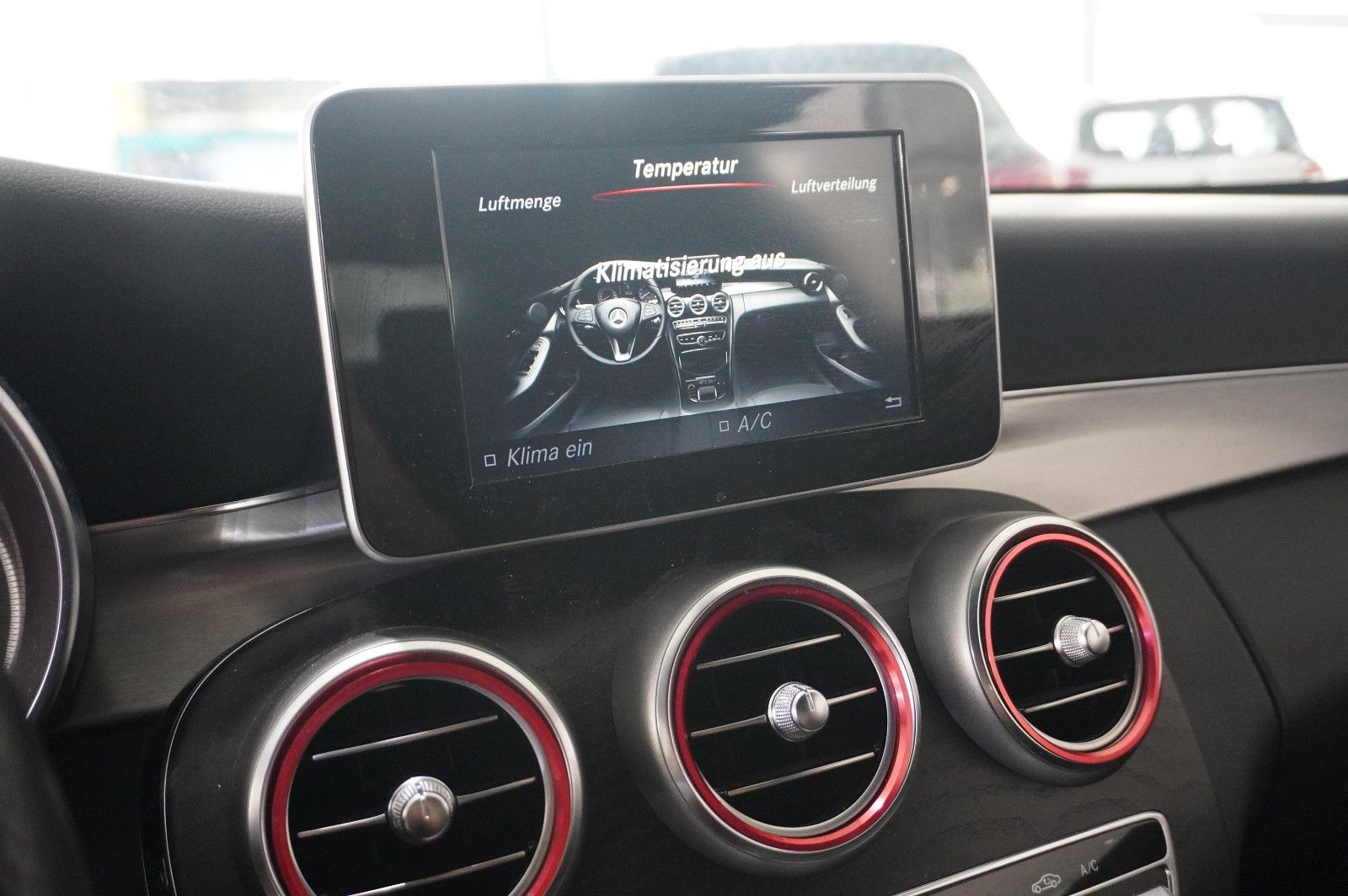 Fahrzeugabbildung Mercedes-Benz C 180 COUPE SPORT NAVI/LED/KAMERA/SPORT/SHZ/AMG