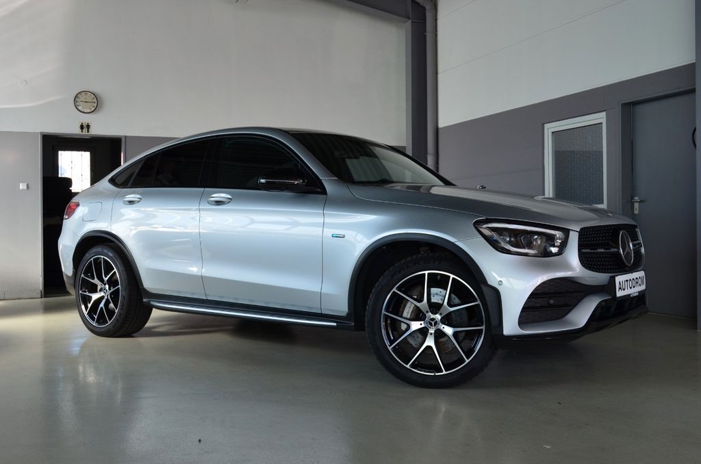 Image of Mercedes-Benz GLC 300