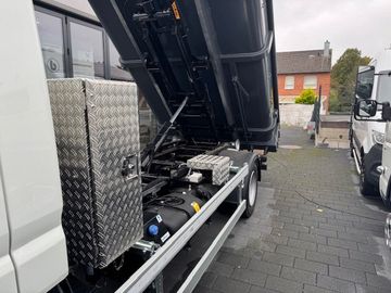 Bild 2 FUSO CANTER 7C18 HYVA 5t Abrollkipper Kiste