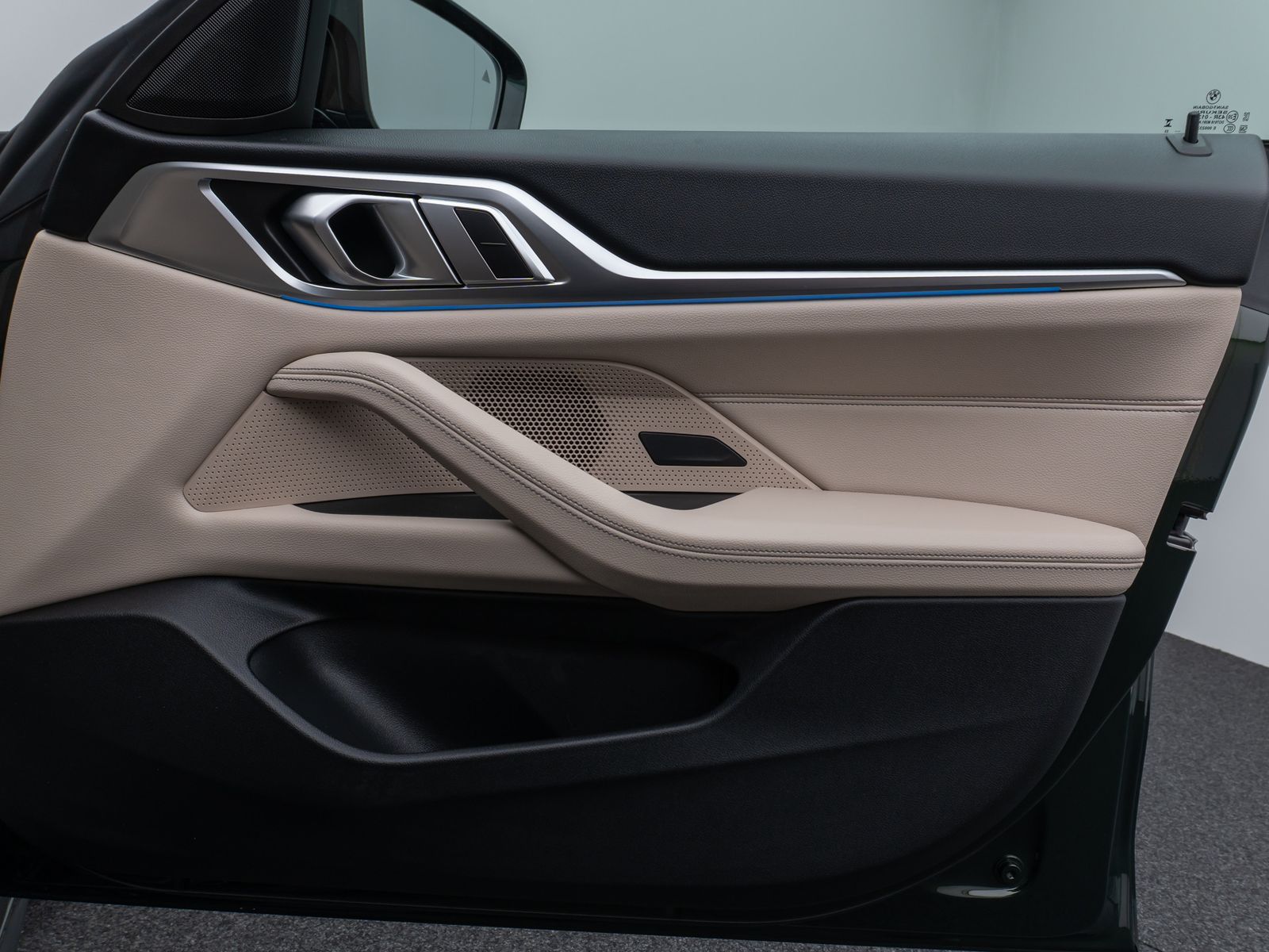Fahrzeugabbildung BMW M440i xD GC Glasdach Laser 360°HUD DAB HiFi ACC