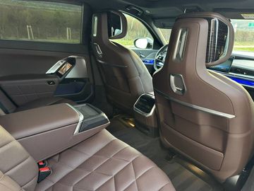 BMW 740 - 11