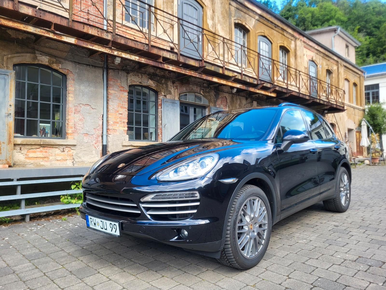 Porsche CayenneDiesel Platinum-Edit.Bose Sound. Maxhaust