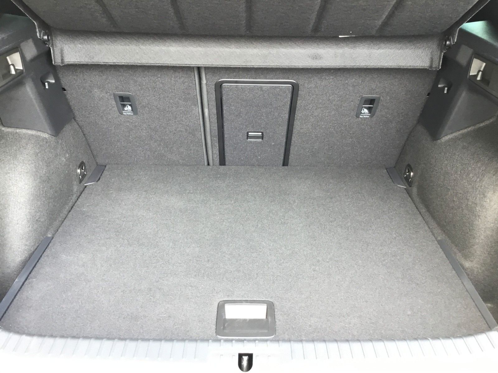 Fahrzeugabbildung CUPRA Formentor 2.0 TSI DSG 4WD+Pano+Matrix+AHK+19"