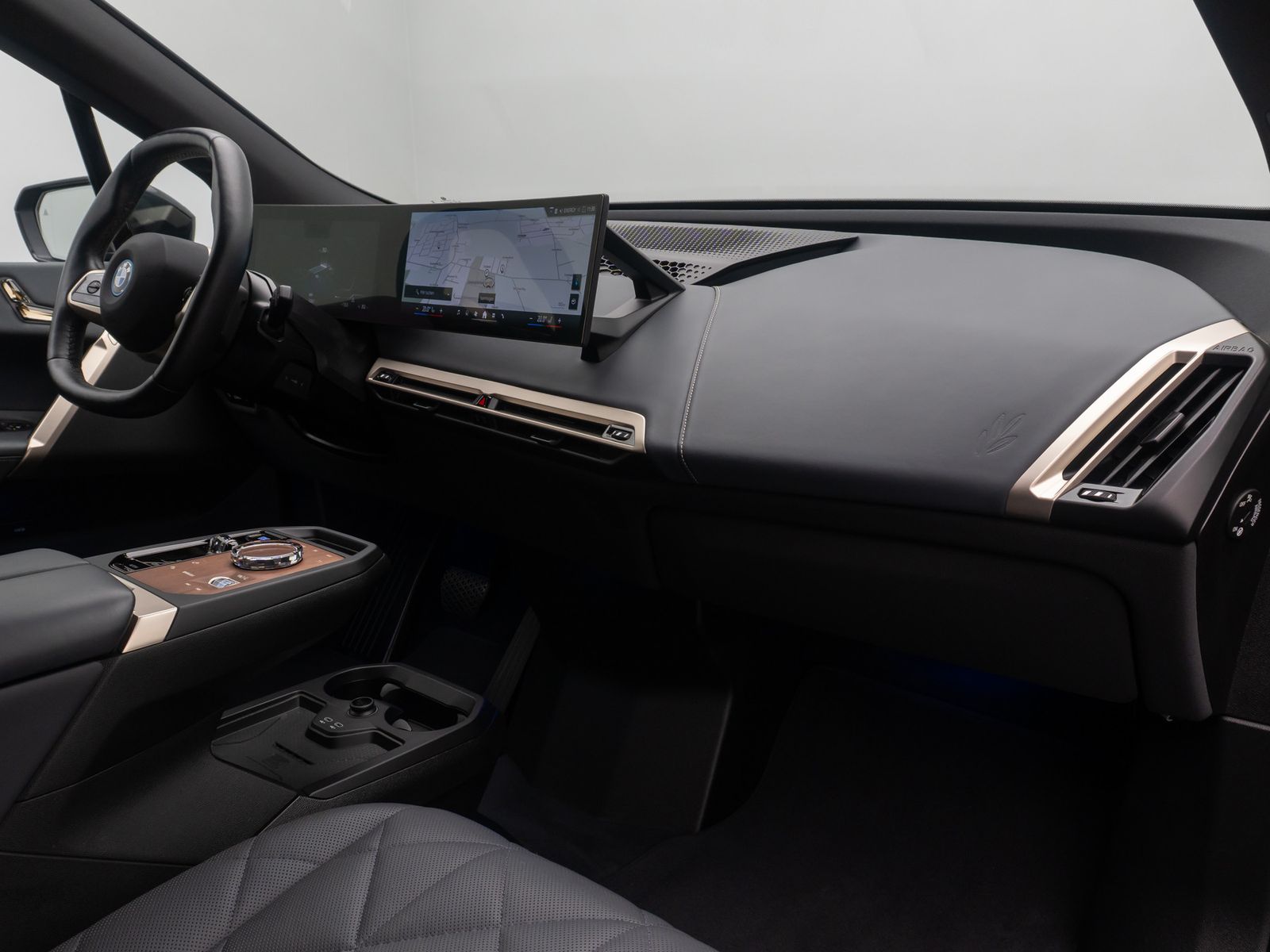 Fahrzeugabbildung BMW iX xD40 Sportpaket ACC 360° Laser SkyLounge 22"