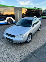 Ford Mondeo 1.8, mit Klima und TÜV - gebrauchte Ford Mondeo aus dem Jahr 2002