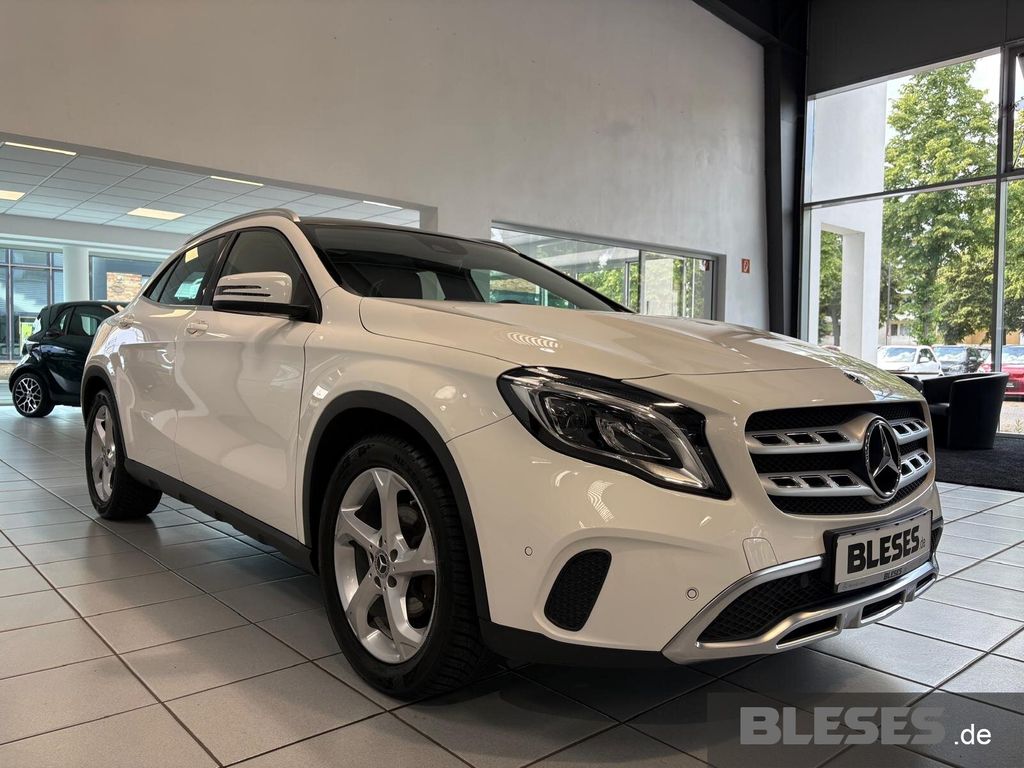 MERCEDES-BENZ GLA 200 – Bild 3