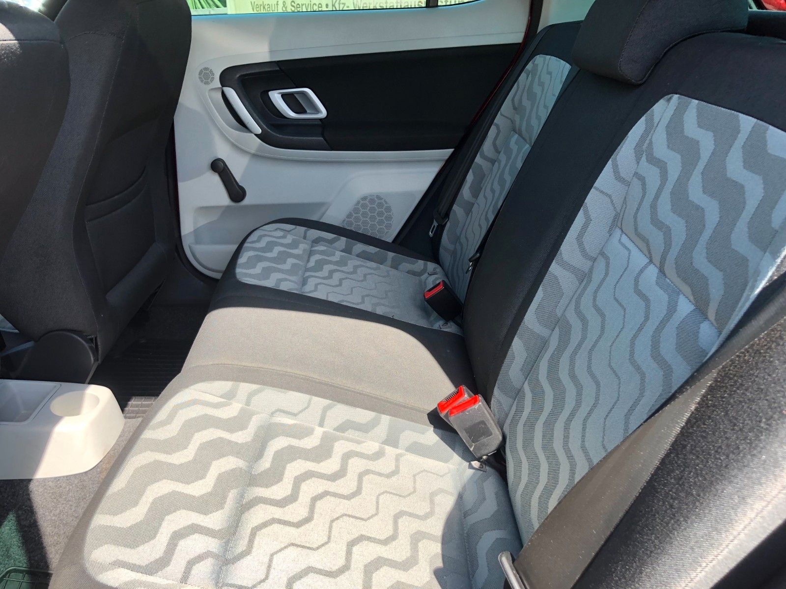 Fahrzeugabbildung SKODA Fabia Ambiente Heckschaden