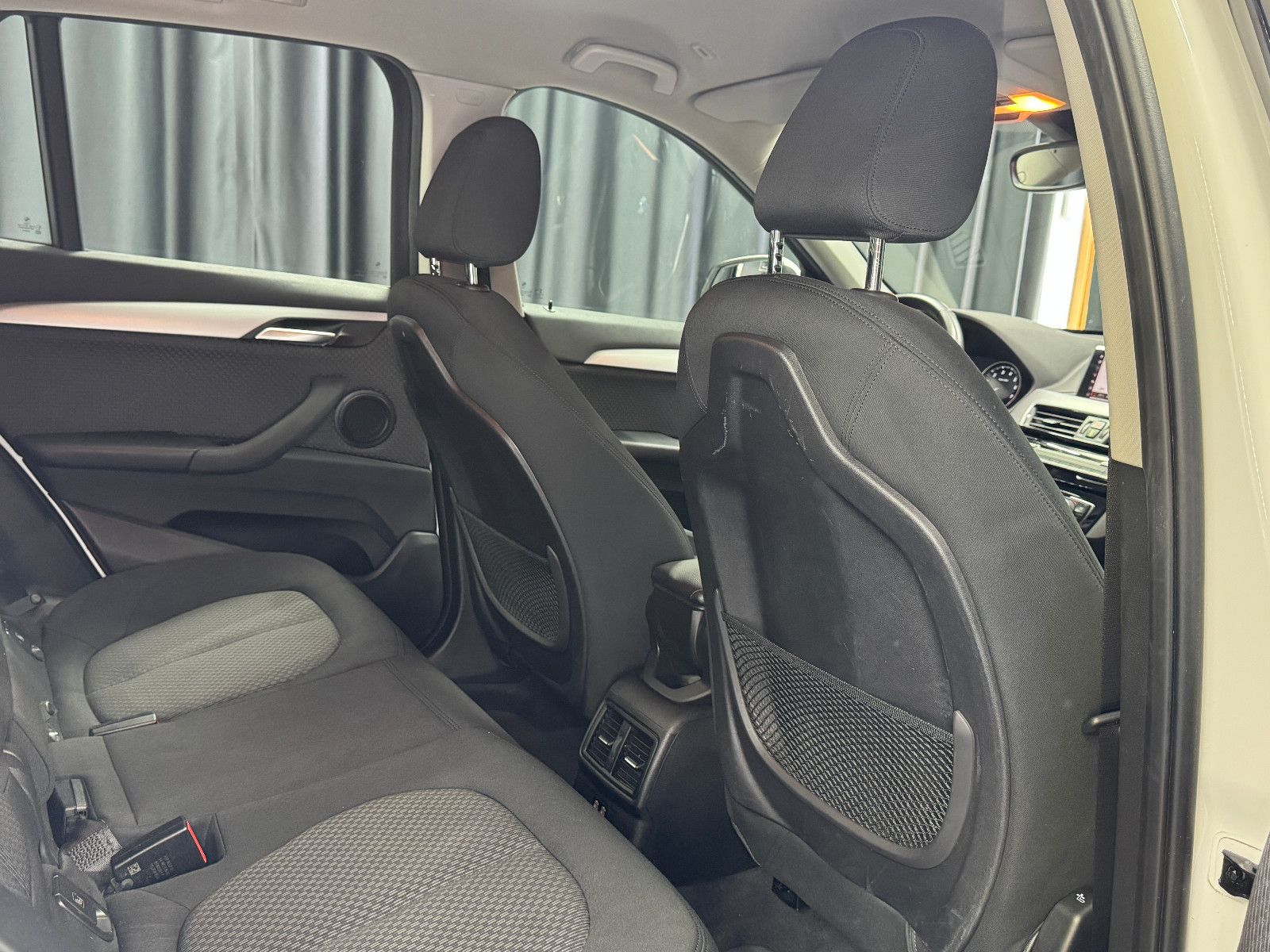 Fahrzeugabbildung BMW X1 xDrive 25e Advantage |AHK|PANO|AUTOMATIK|LED