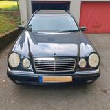 Mercedes-Benz Mercedes E240 210K - Mercedes-Benz E 240 in Duisburg