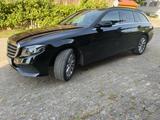 Mercedes-Benz E 220 d T Autom. -