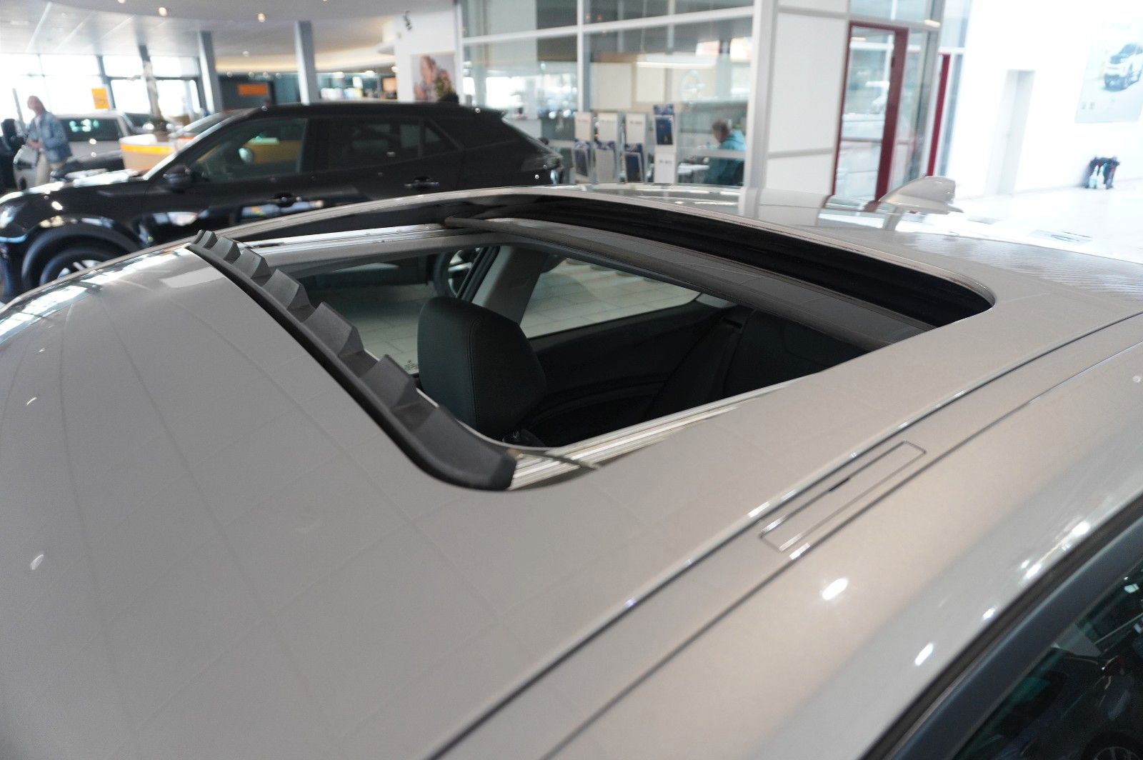 Fahrzeugabbildung BMW 220i COUPE SPORT LEDER/SHZ/PDC/USB/SCHIEBEDACH
