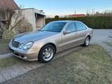 Mercedes-Benz E 200 KOMPRESSOR CLASSIC Classic - Mercedes-Benz E 200 mit Benzin-Antrieb: Luftfederung, Limousine