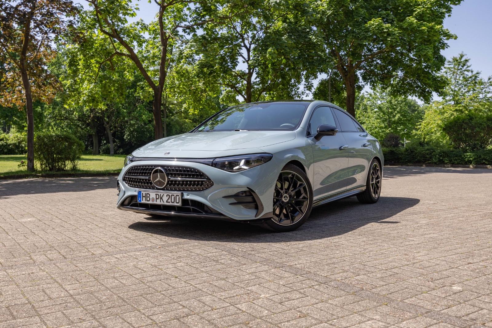Mercedes-Benz CLA 200/AMG/SUPERSCREEN/NIGHTP/PANO/BURM/19*