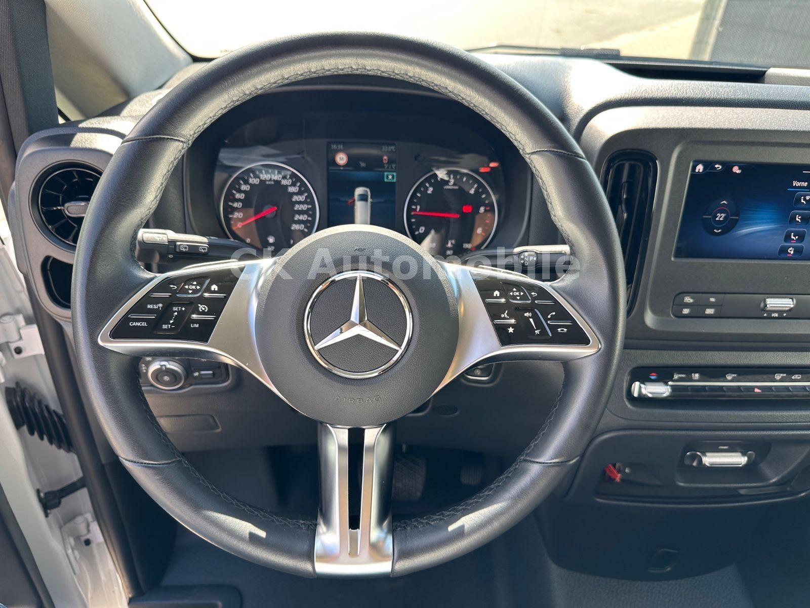Fahrzeugabbildung Mercedes-Benz Vito Tourer 119 PRO lang/9 Sitze/Navi/LED/Kamera