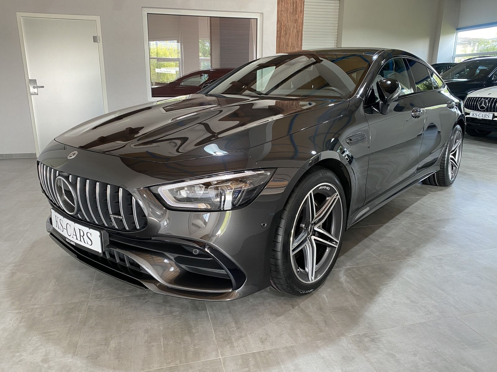 MERCEDES-BENZ AMG GT 43 4MATIC+ Airmatic Burm Distr 360° Panor