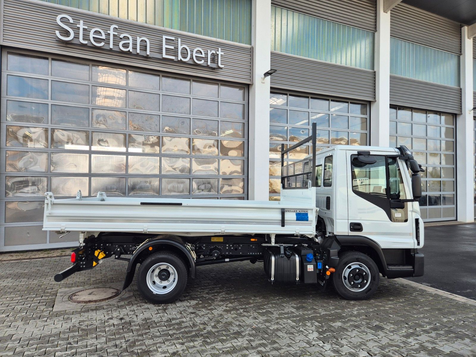Fahrzeugabbildung Iveco Eurocargo ML80E21 Meiller 2x AHK 3 Sitze Klima