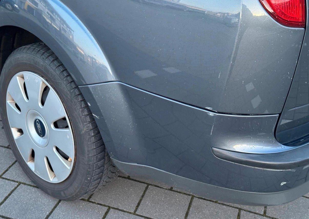 Ford Focus 2006 — photo 11