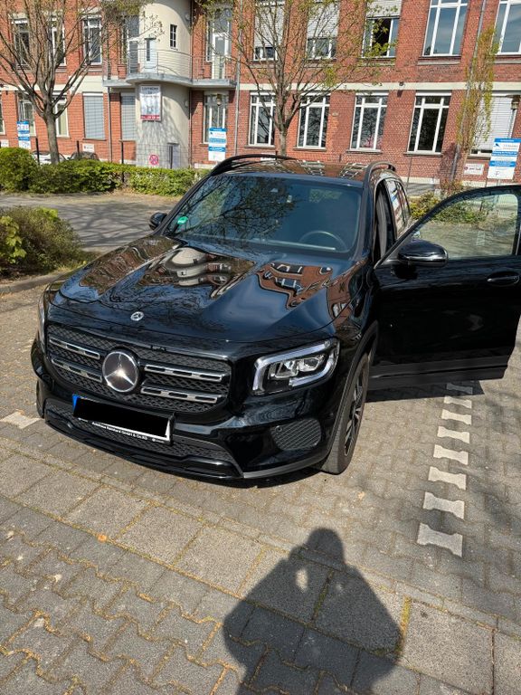 Image of Mercedes-Benz GLB 200