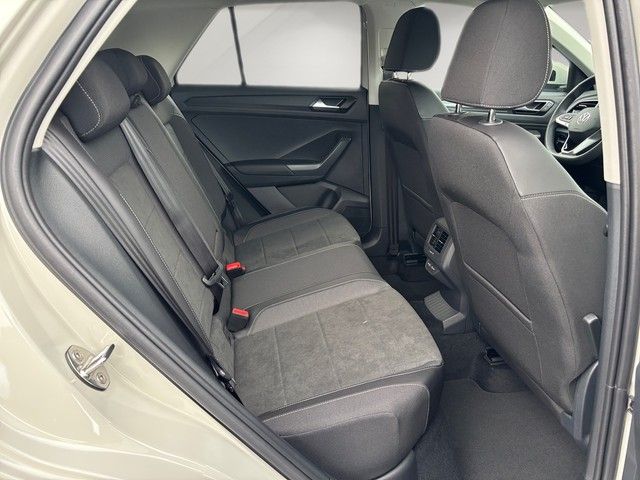 Fahrzeugabbildung Volkswagen T-Roc  1.5TSI DSG Style AHK+GJR+KAMERA+SHZ+NAVI+