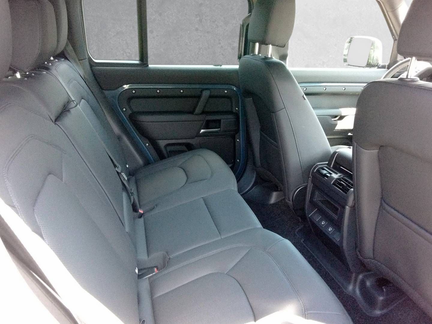 Fahrzeugabbildung Land Rover Defender 110 D250 S