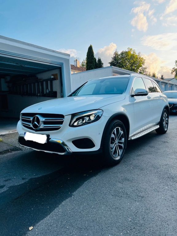 Image of Mercedes-Benz GLC 220