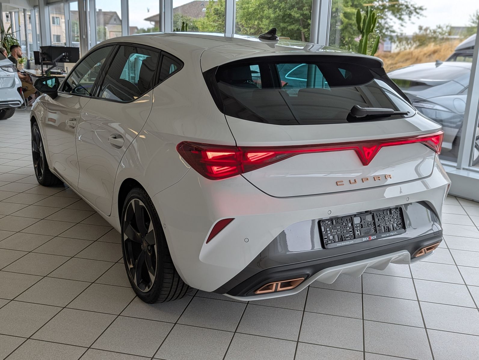 Fahrzeugabbildung CUPRA Leon 1.5 eHybrid Matrix Edge-Intelligent SoH100%