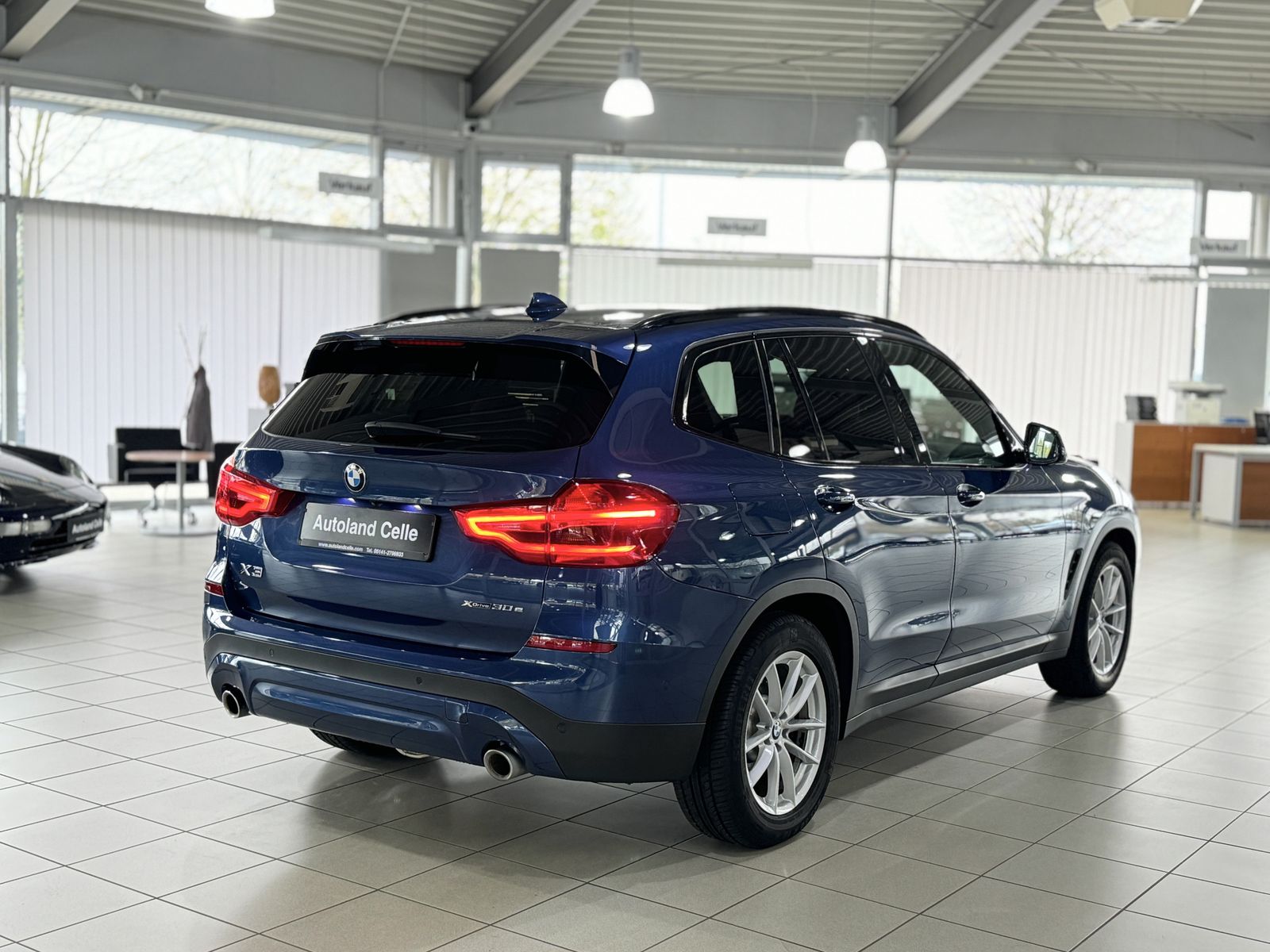 Fahrzeugabbildung BMW X3 xD30e Kamera HUD DAB HiFi Komfort Individual