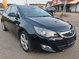 Opel Astra J 1.4 Turbo Sport Xenon/PDC TÜV 04.2027 - Opel Astra aus 2010: Turbo
