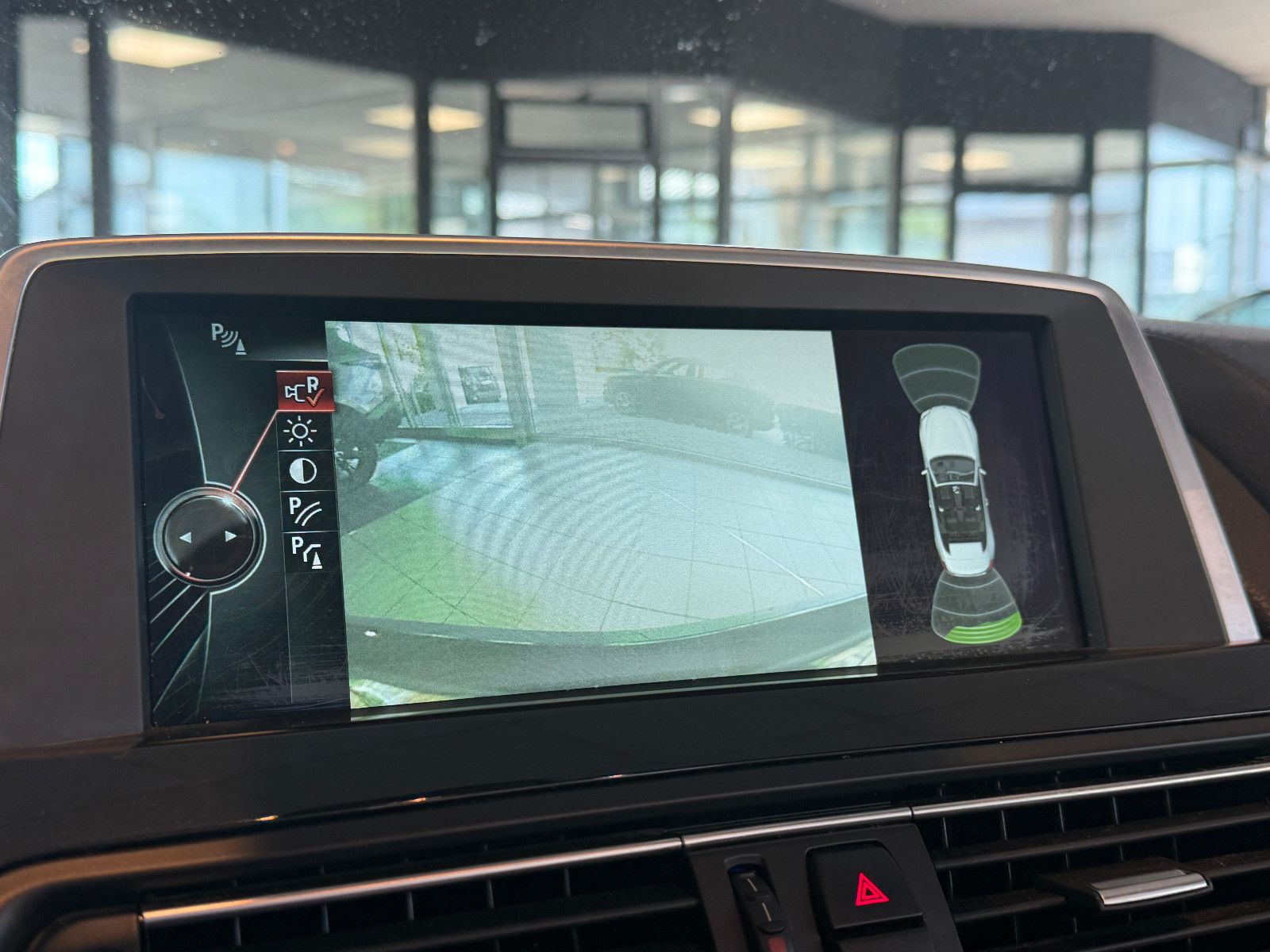 Fahrzeugabbildung BMW 640 Cabrio d xDrive/KAMERA/NAVI/MEMORY/BI-XENON