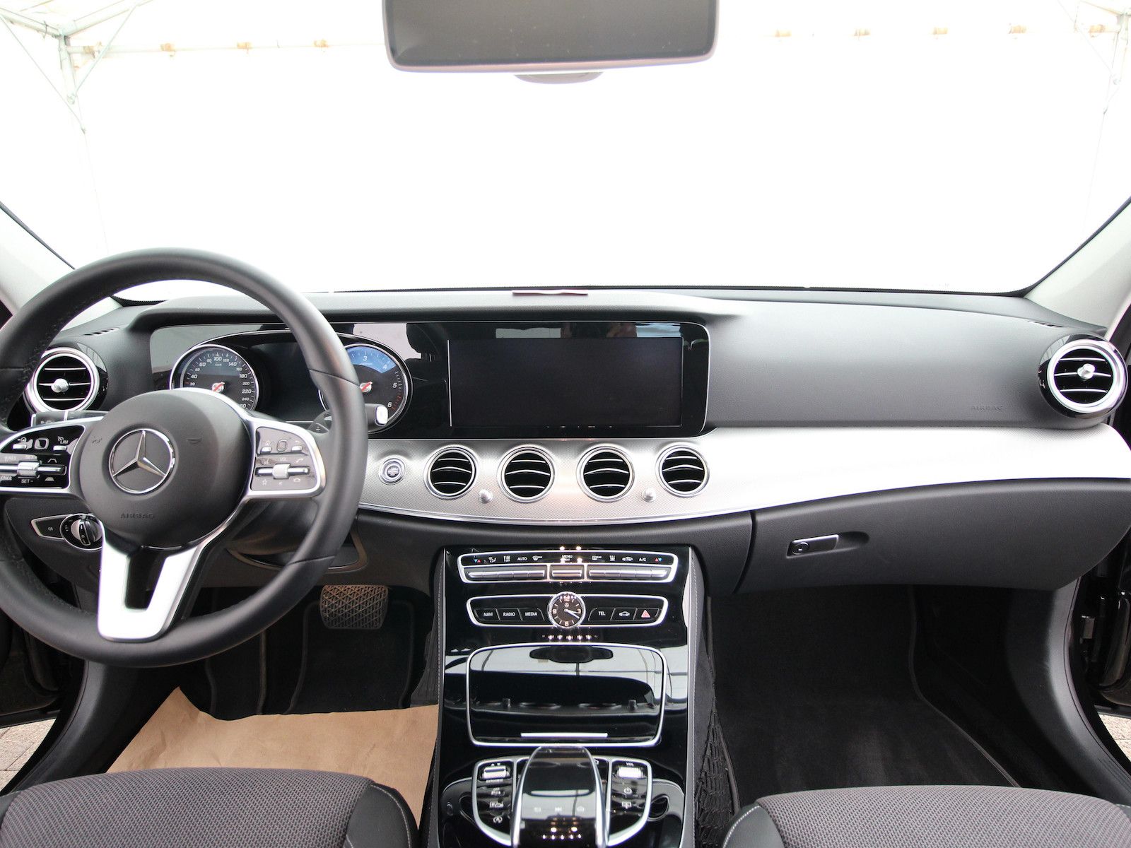 Mercedes-Benz E 220 d Avantgarde NAVI+LED+KAMERA+STANDHEIZUNG foto 12
