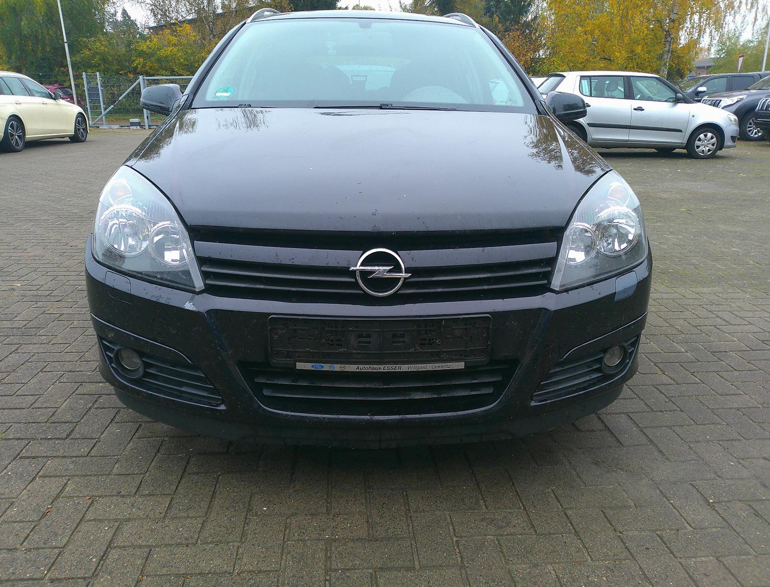 Opel Astra 2005 — вигляд ззаду