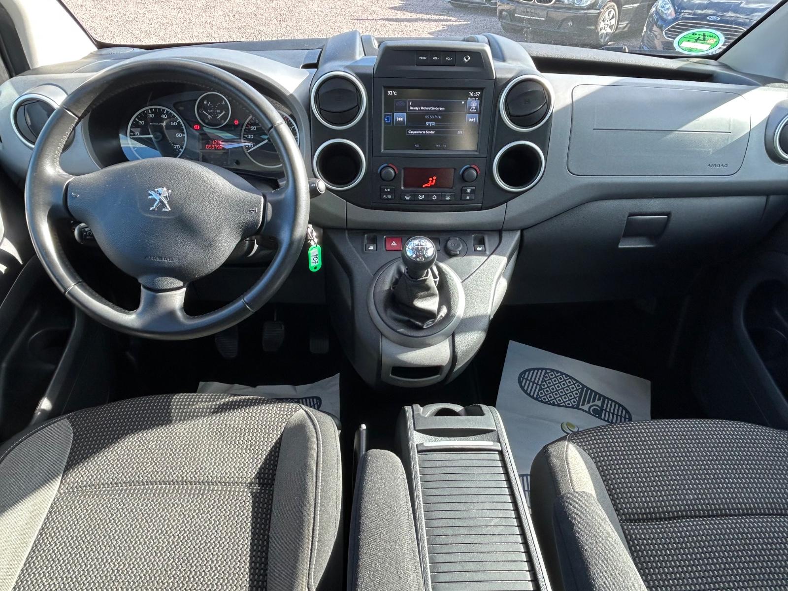 Peugeot Partner Tepee Allure 1.6 HDi *Panorama*Kamera*E6