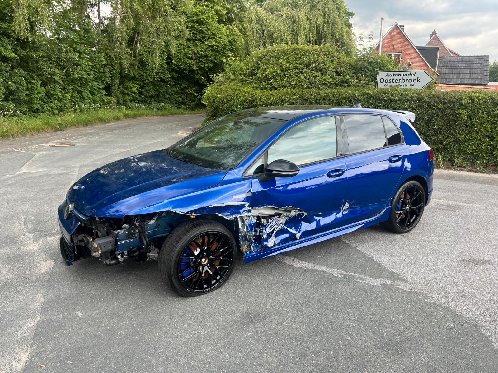 Volkswagen Golf VIII 2.0 DSG  R 20 Years 4Motion Panorama