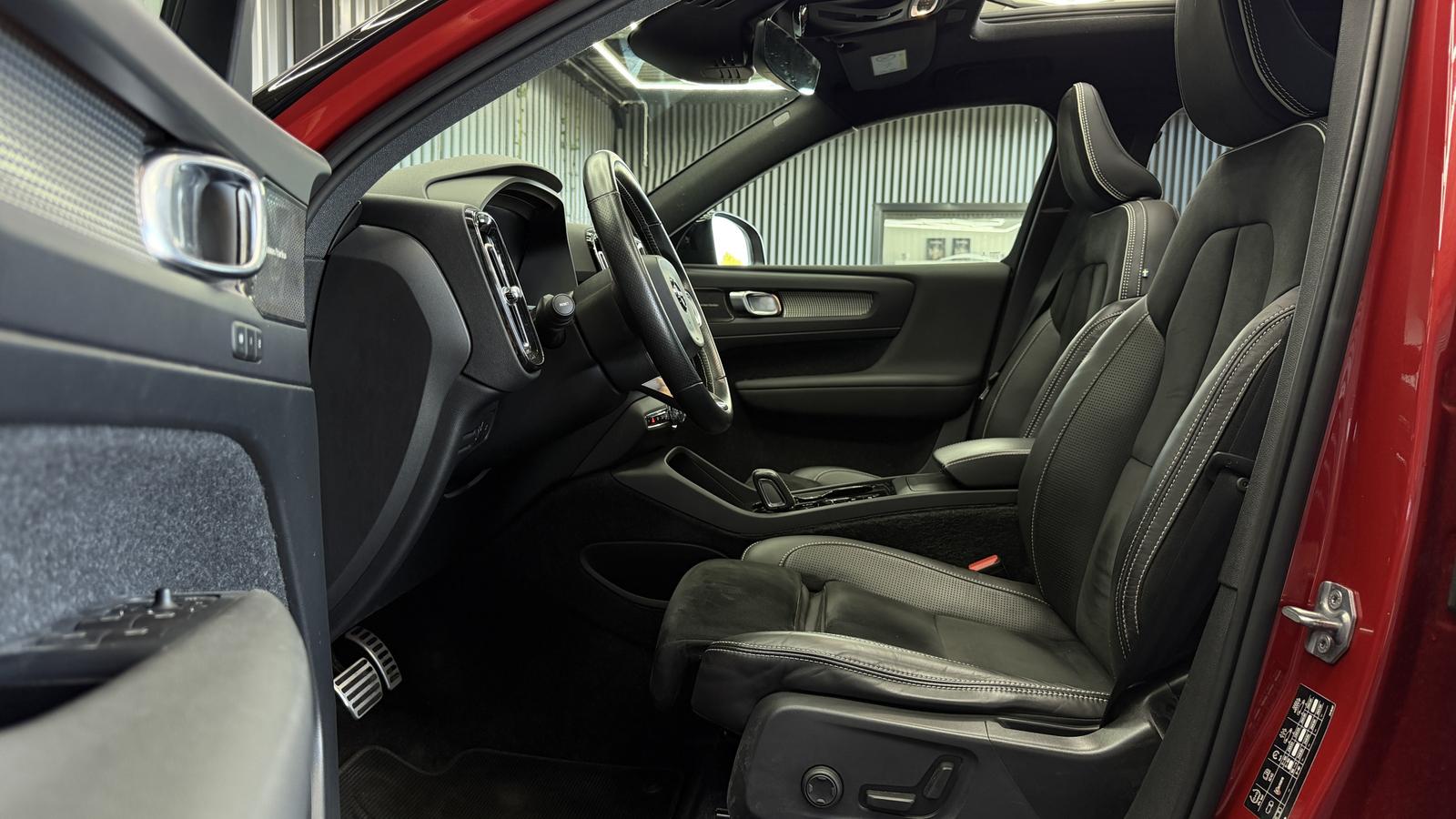 Volvo XC40 R Design 2WD*PANO*KAMERA*HARMAN-KARDON*LANE