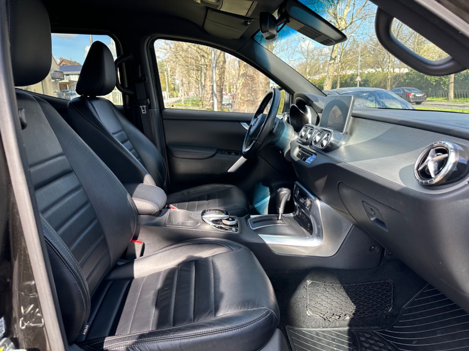Fahrzeugabbildung Mercedes-Benz X 350d 4Matic DoKa Edition Power*Keyless*360°Kam