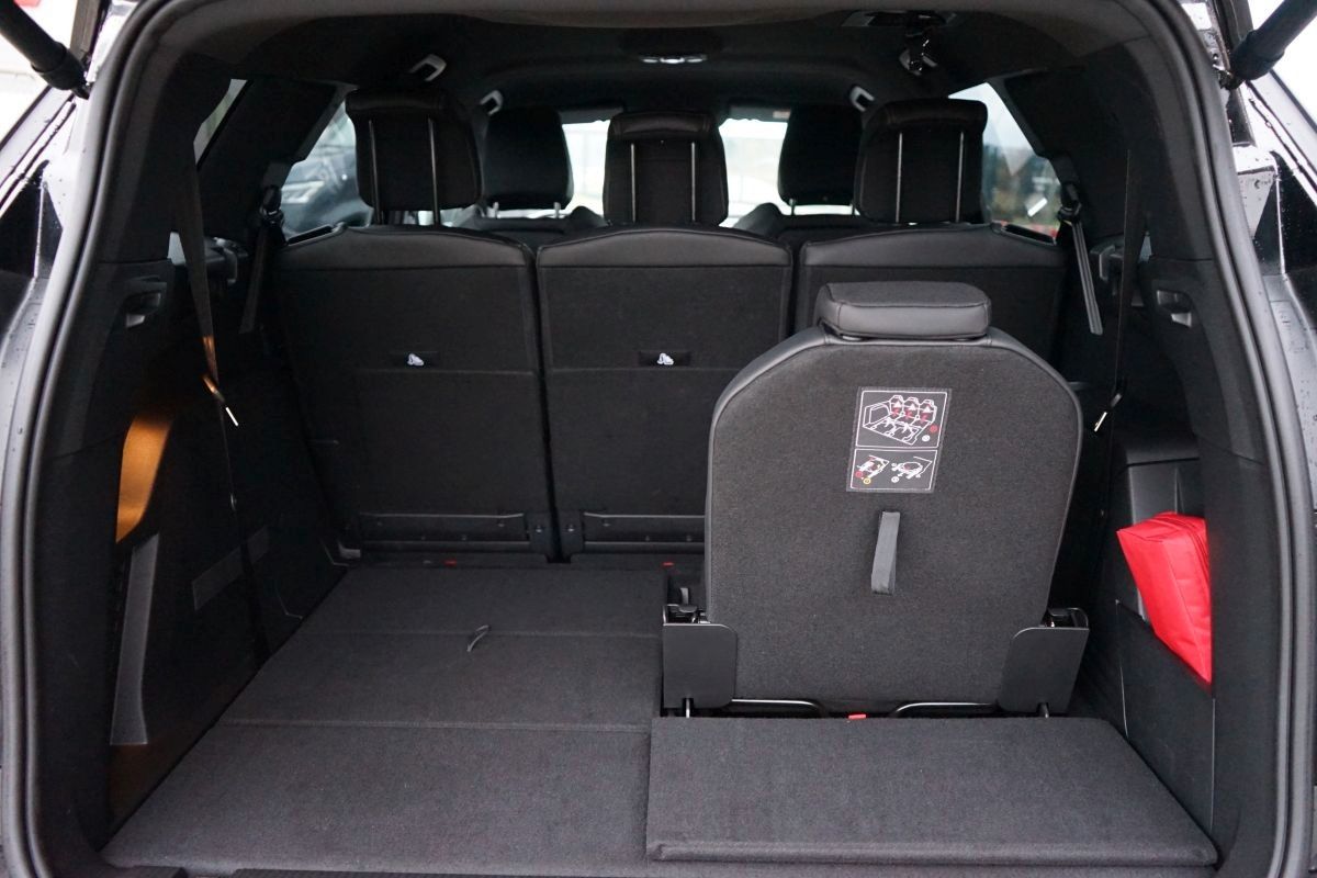 Fahrzeugabbildung Peugeot 5008 GT Pack*Black*7 Sitzer*Finanzierung 2.49%