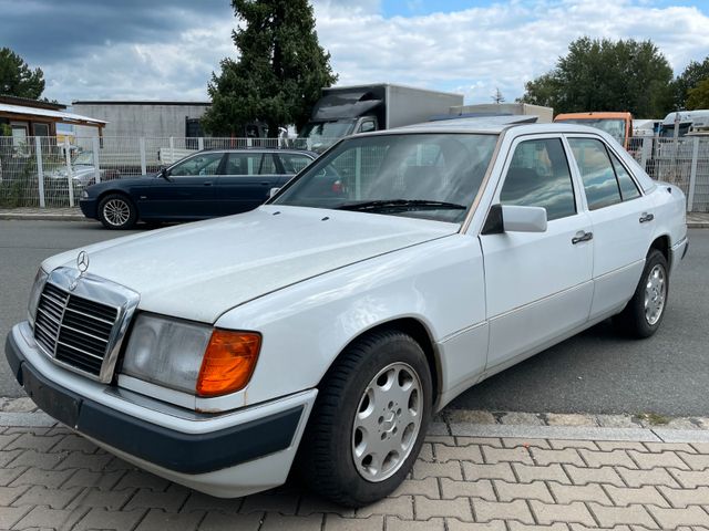 Mercedes-Benz E 220-LIMO-185 TKM