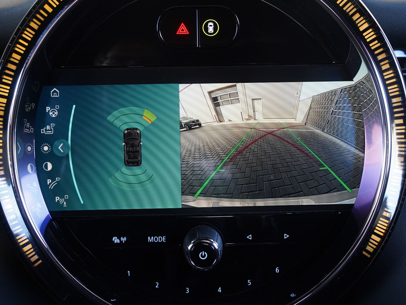 Fahrzeugabbildung MINI Cooper Cabrio John Cooper Works Trim MINI YOURS