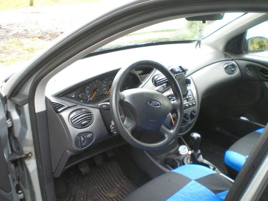 Ford Focus 2004 — engine 110 HP (81kW)