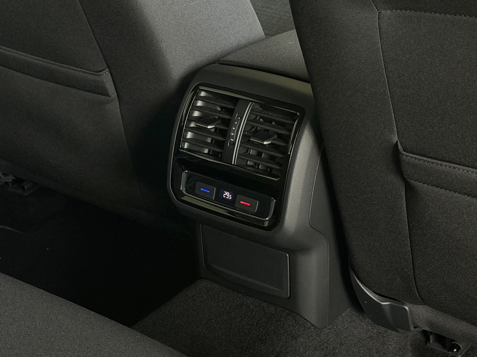 Volkswagen Passat Passat*Variant*2.0 TDI*R-LINE*DSG*VIRTUAL*CAM*LM, миниатюра 28