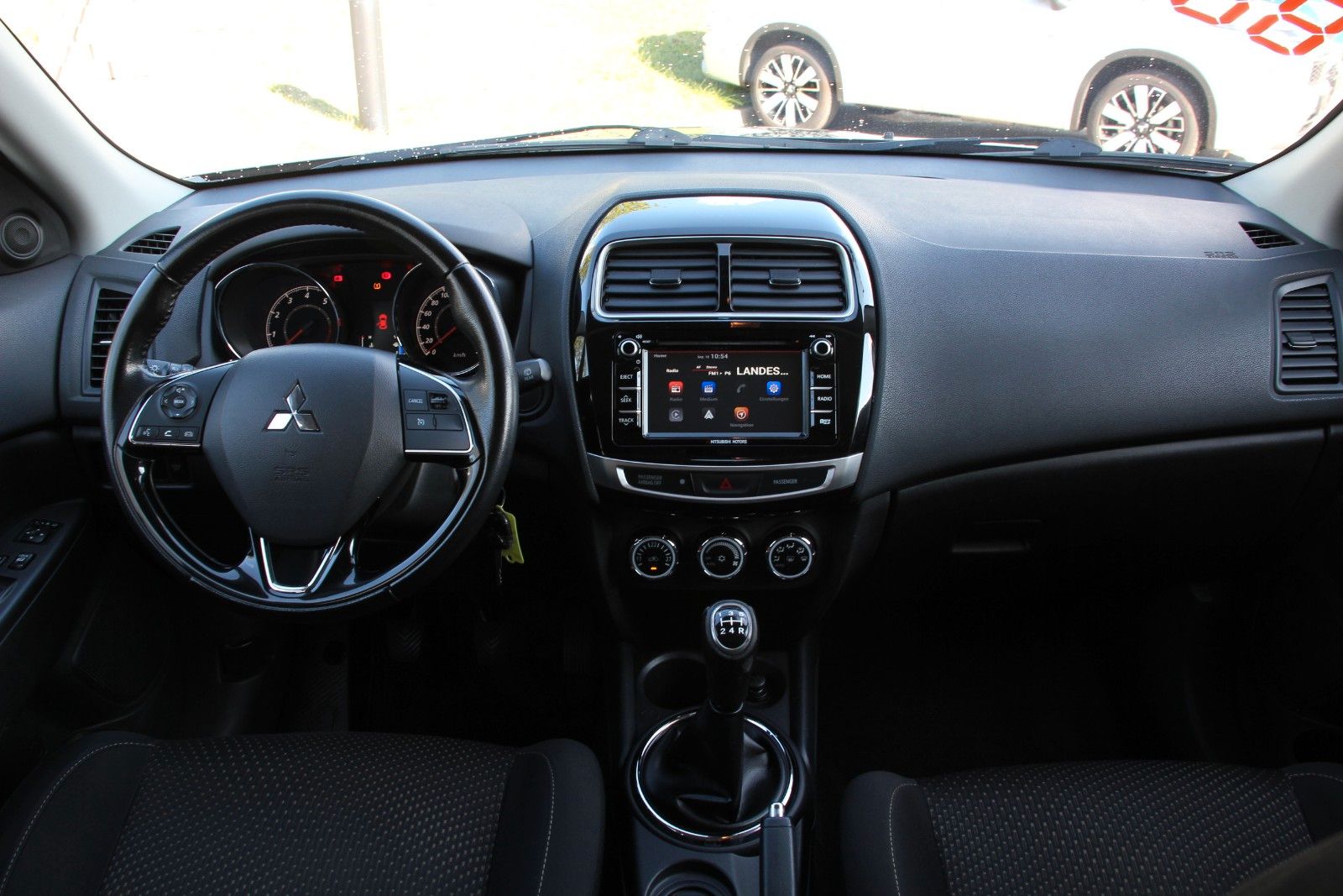 Fahrzeugabbildung Mitsubishi ASX SUV-Star 2WD