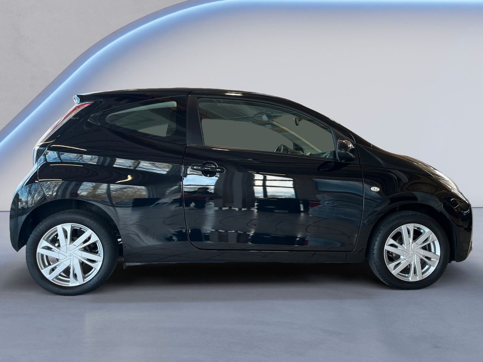 Fahrzeugabbildung Toyota Aygo AYGO x-play Team D