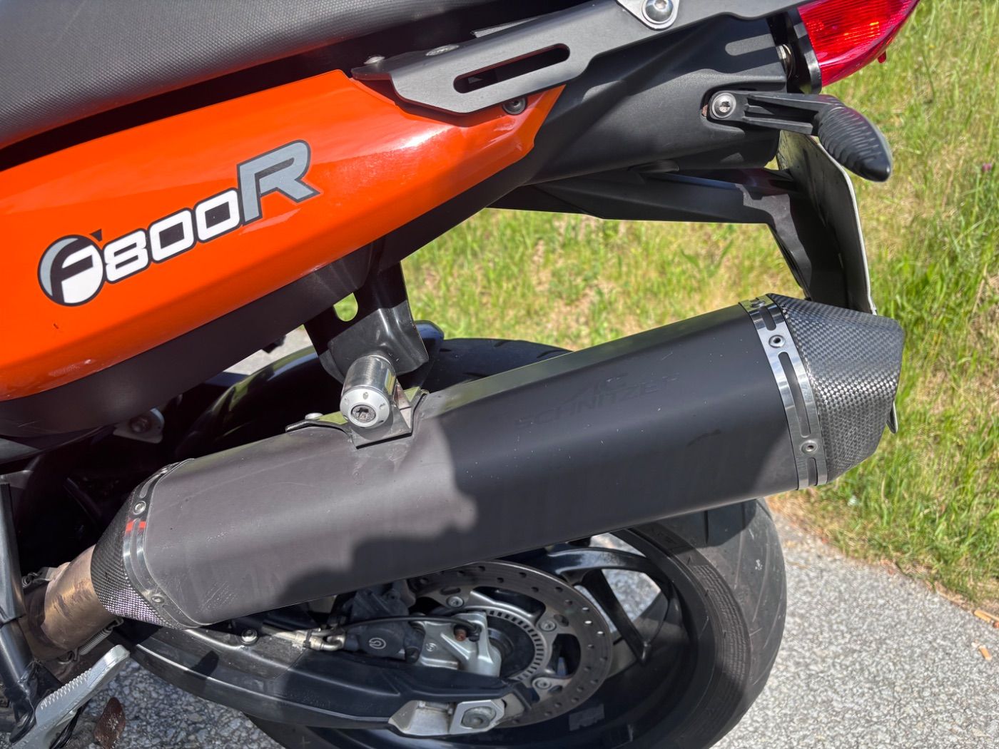 Fahrzeugabbildung BMW F 800 R, Sportauspuff AC-Schnitzer, Heckumbau,