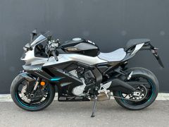 CFMOTO 675 SR-R NEBULA BLACK +++ SOFORT VERFÜGBAR