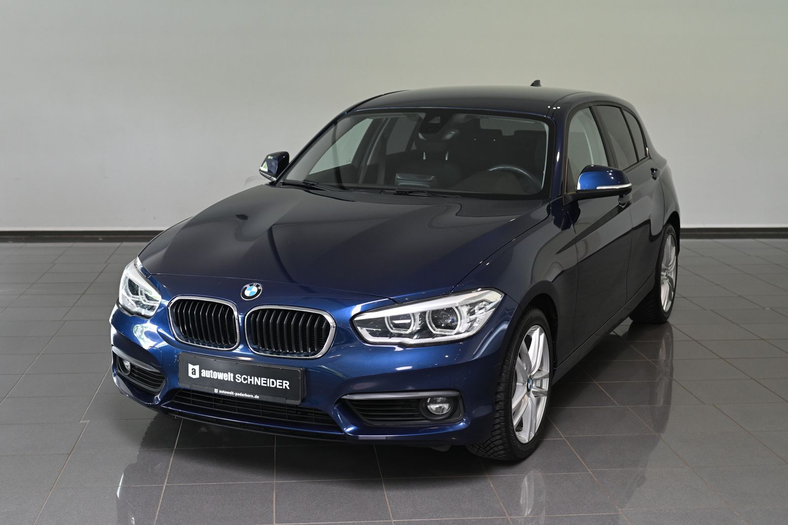 BMW 118 d Advantage Automatik Navi SHZ LED 17-Zoll