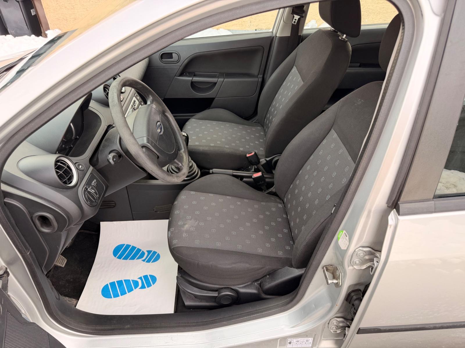 Ford Fiesta 1,3 *KLIMA*1-HAND*TÜV NEU*