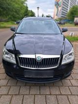 Skoda Octavia 1.4 Tsi - Skoda Octavia aus 2012 mit Benzin-Antrieb: Kombi, 1.4