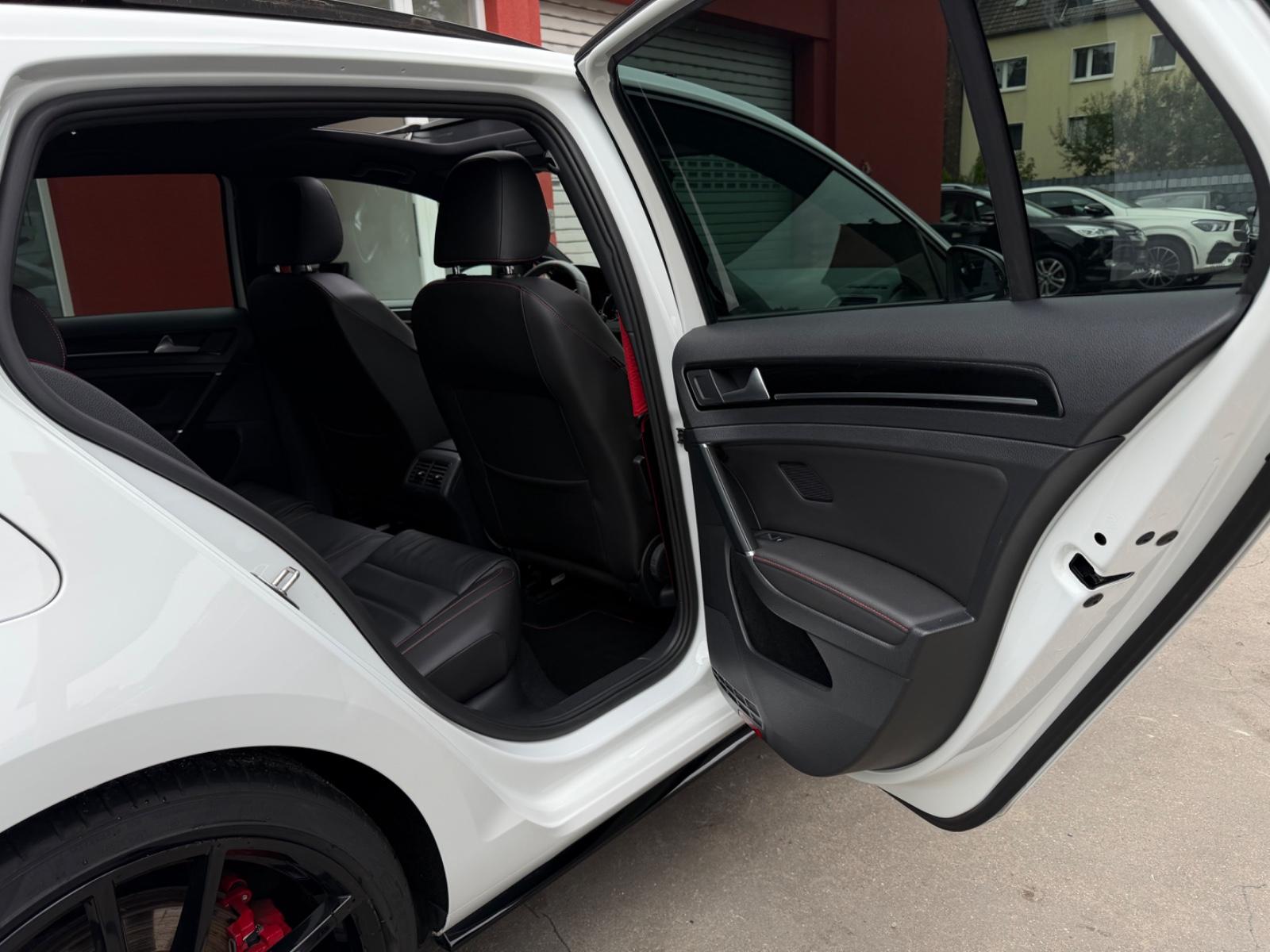 Volkswagen Golf VII Lim. GTI Clubsport*DYNAUDIO*PANO*LEDER*